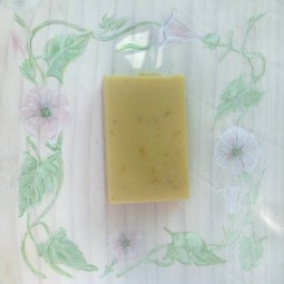Savon Calendula - Savon hydratant au calendula, lait de chèvre et karité brut premium. Apaisant et nourrissant, idé
