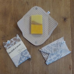 Pochette à savon artisanale - Pochette à savon artisanal fabriquée en local, intérieur en coton éponge Bio et extérieur en ti